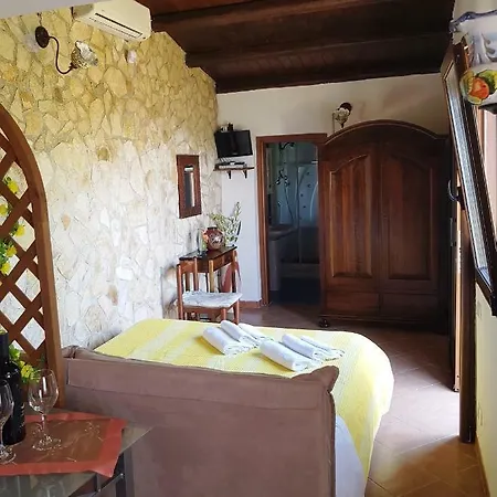 Appartamento La Finestra sulle Eolie Reitano  Esterno foto